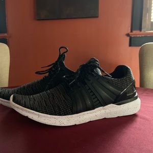 avia men's caged knit athletic shoes